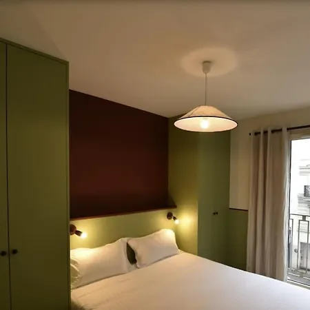 Recently Renovated 3bd Next To Invalides! -