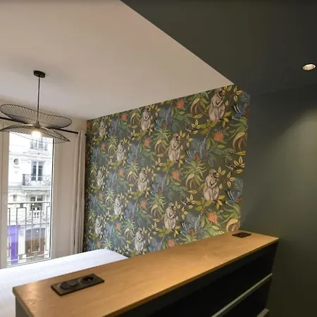Recently Renovated 3bd Next To Invalides! -